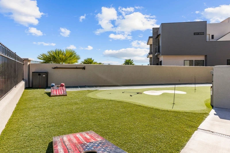 Private Putting Green