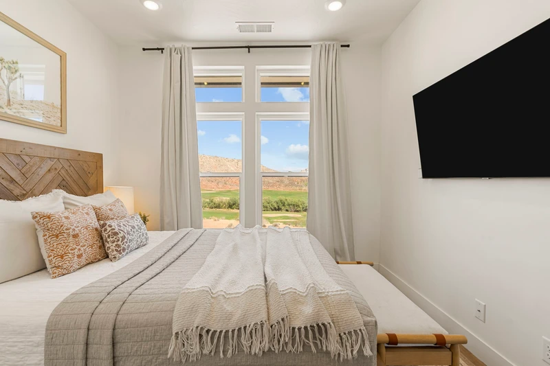 Queen Bedroom