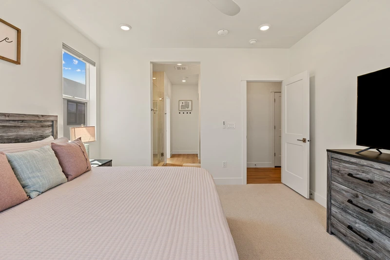King Bedroom