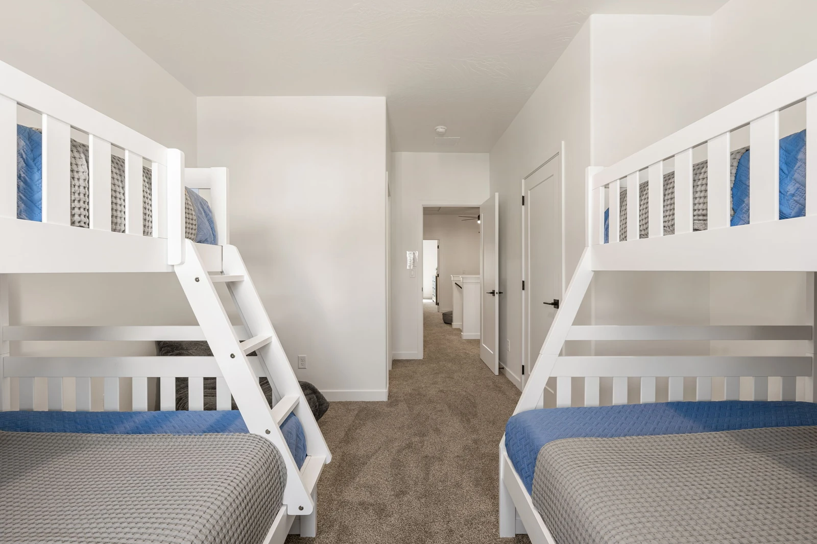 2 Twin/Double Bunks