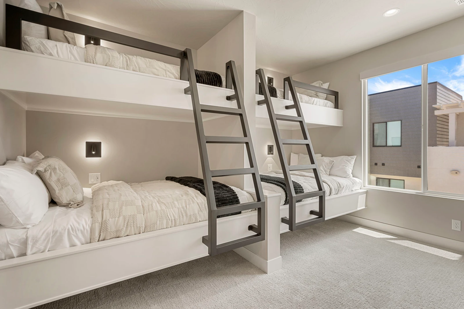 2 Twin/Double Bunks